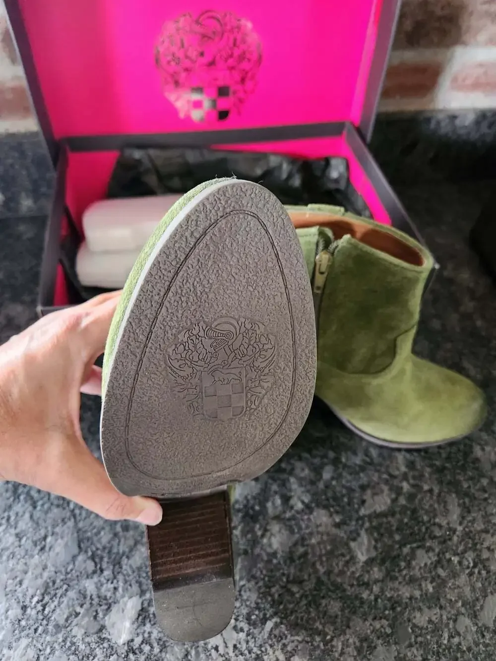 Vince Camuto nib vince